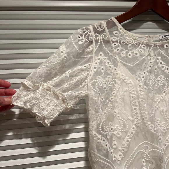 NWT Express Women’s Light Cream/White Embroidered Lace Top size small - Picture 5 of 10